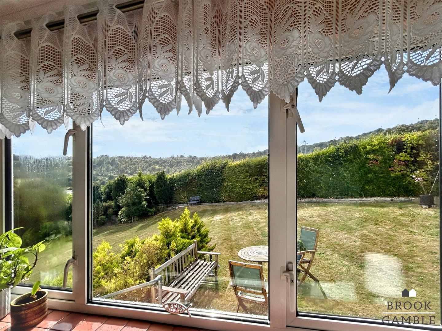 4 Bedroom Chalet - Detached. Pashley Road in Eastbourne,  29